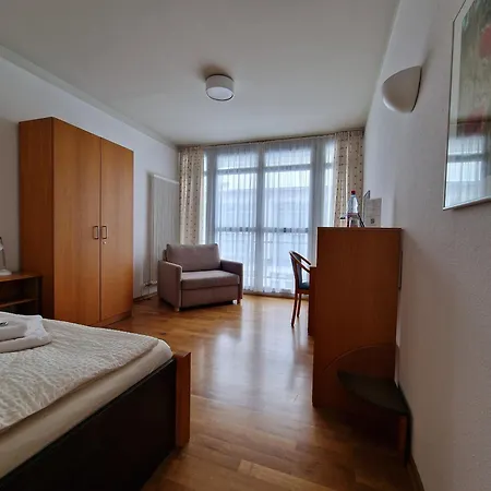 فندق Gaestehaus Dominikus لبسيا